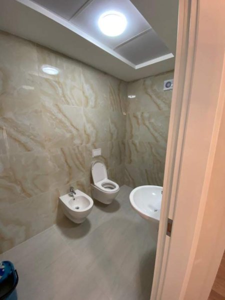 Tirane, jepet me qera apartament 2+1 Kati 7, 100 m² 500 Euro (Don Bosko)