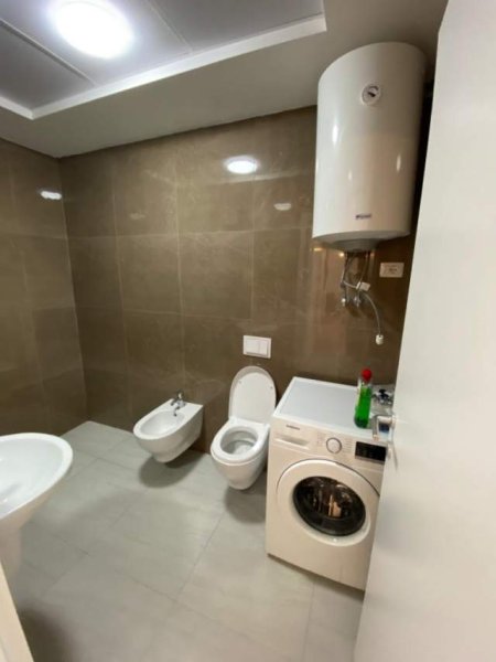 Tirane, jepet me qera apartament 2+1 Kati 7, 100 m² 500 Euro (Don Bosko)