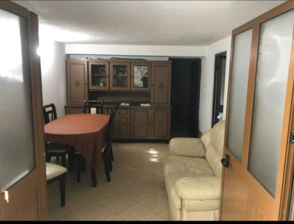 Tirane, jepet me qera 1+1 150 Euro