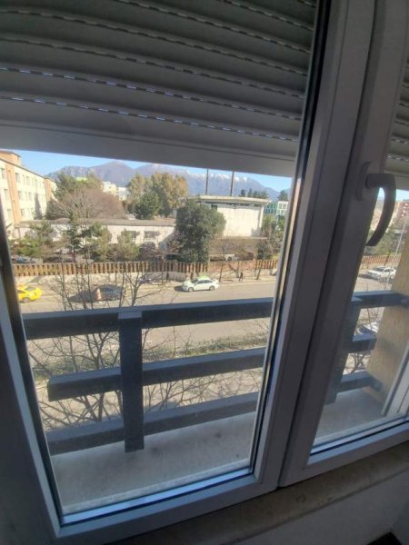 Tirane, jepet me qera apartament 2+1+BLK Kati 3, 106 m² 550 Euro (Farmacia 10)
