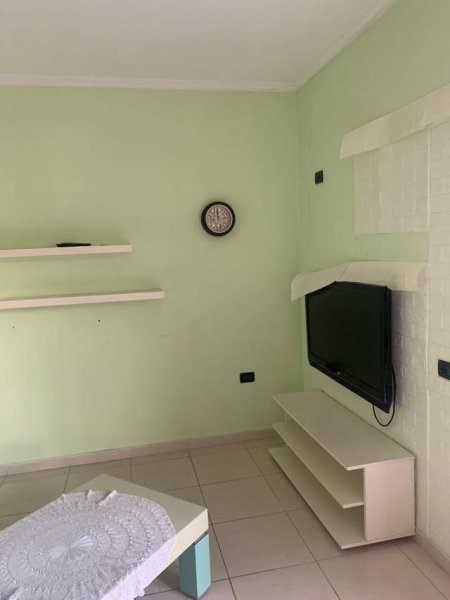 Tirane, jepet me qera apartament 1+1+BLK Kati 5, 65 m² 32.000 Leke (Universiteti Marin Barleti Selite)