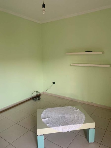 Tirane, jepet me qera apartament 1+1+BLK Kati 5, 65 m² 32.000 Leke (Universiteti Marin Barleti Selite)