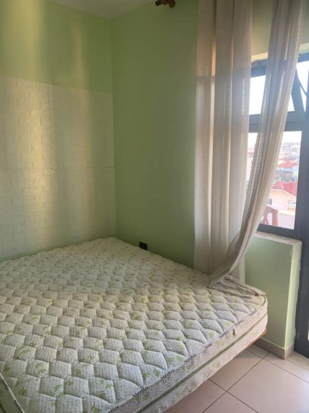 Tirane, jepet me qera apartament 1+1+BLK Kati 5, 65 m² 32.000 Leke (Universiteti Marin Barleti Selite)