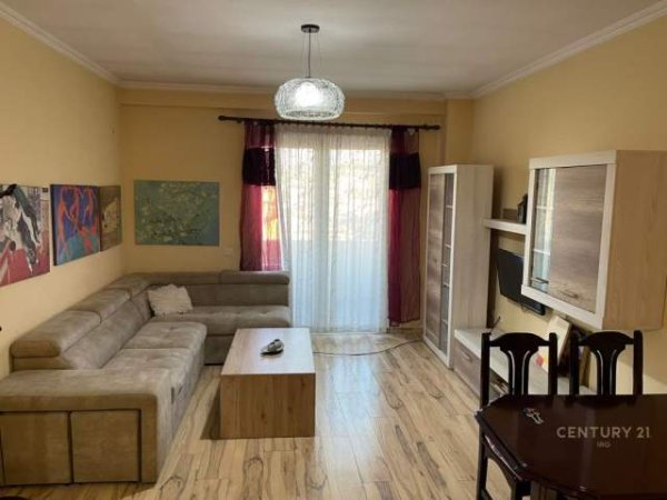 Tirane, jepet me qera apartament 2+1+A Kati 7, 110 m² 400 Euro