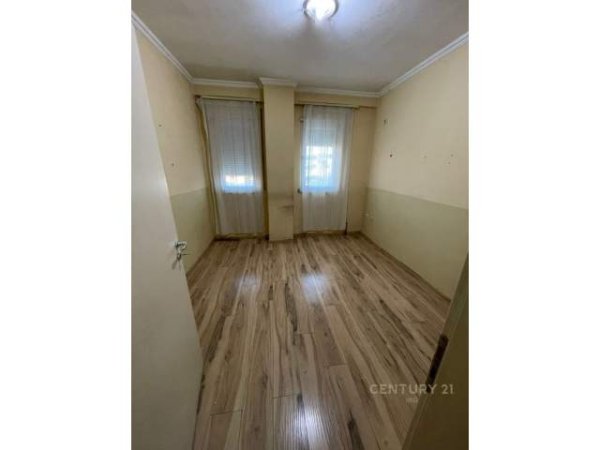 Tirane, jepet me qera apartament 2+1+A Kati 7, 110 m² 400 Euro