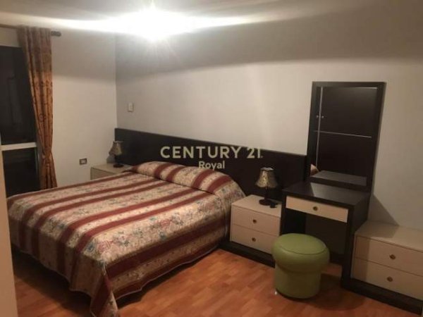 Tirane, jepet me qera apartament 2+1+BLK Kati 5, 120 m² 550 Euro