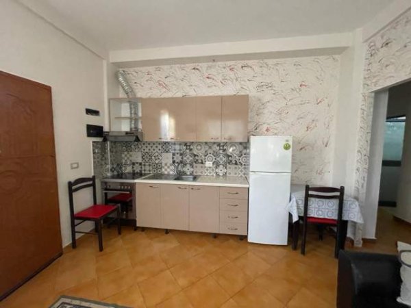 Tirane, jepet me qera apartament 1+1+BLK Kati 1, 55 m² 300 Euro (Ambasada Turke)