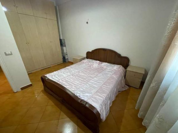 Tirane, jepet me qera apartament 1+1+BLK Kati 1, 55 m² 300 Euro (Ambasada Turke)