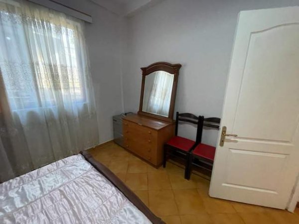 Tirane, jepet me qera apartament 1+1+BLK Kati 1, 55 m² 300 Euro (Ambasada Turke)