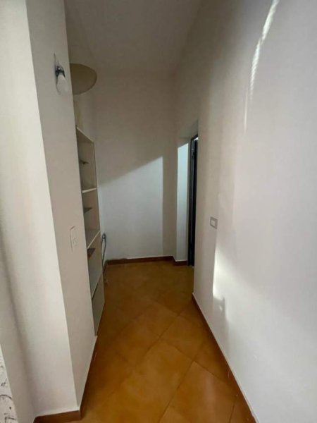 Tirane, jepet me qera apartament 1+1+BLK Kati 1, 55 m² 300 Euro (Ambasada Turke)