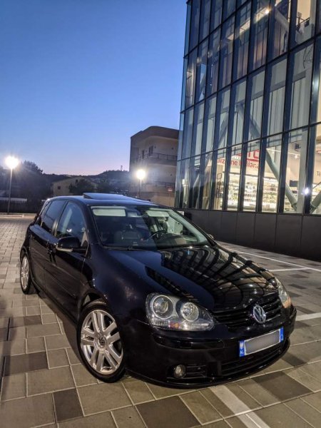 Tirane, shes makine Volkswagen Golf 5 Viti 2006, 5.500 Euro