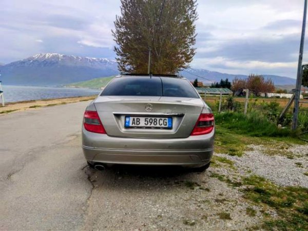 Tirane, shes makine Mercedes-Benz W204 C220 Viti 2007, 8.400 Euro