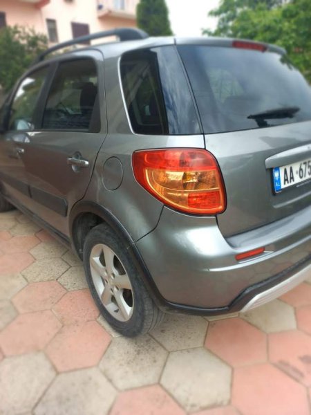 Tirane, shitet makine Suzuki Sx4 Viti 2008, 4.700 Euro