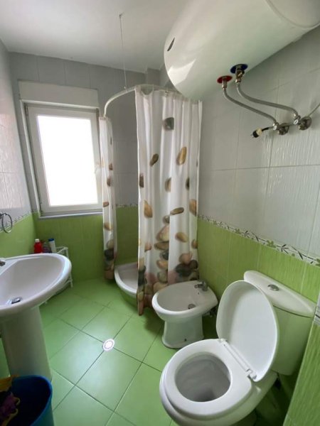 Tirane, jepet me qera apartament 1+1+A+BLK Kati 3, 85 m² 400 Euro (Xhavit Shyqyri Demneri)