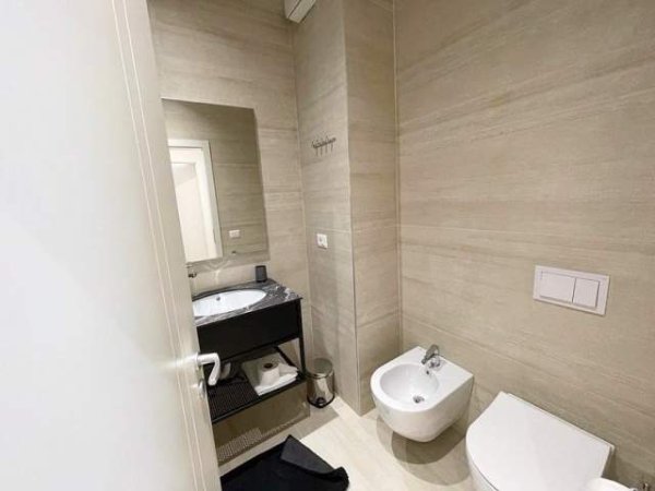 Tirane, jepet me qera apartament 2+1+BLK Kati 3, 100 m² 1.500 Euro (Rruga e Kosovareve)