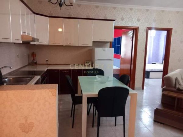 Tirane, jepet me qera apartament 2+1 Kati 3, 98 m² 450 Euro (Don Bosco Tirane)