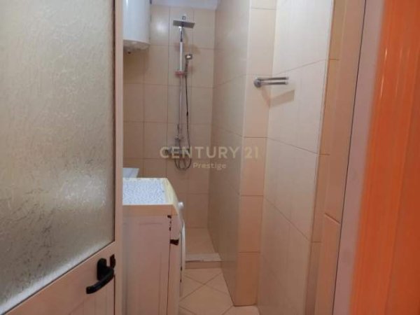 Tirane, jepet me qera apartament 2+1 Kati 3, 98 m² 450 Euro (Don Bosco Tirane)