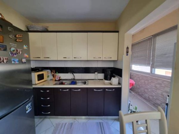 Tirane, shitet apartament 1+1+BLK Kati 2, 57 m² 65.000 Euro (Shkolla e Bashkuar)