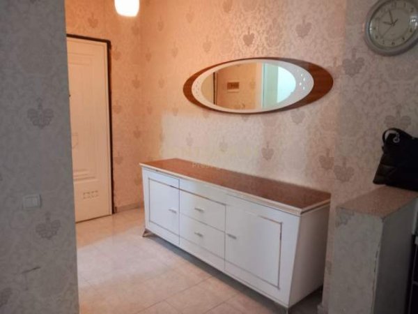 Tirane, jepet me qera apartament 2+1 Kati 3, 98 m² 450 Euro (Don Bosco Tirane)