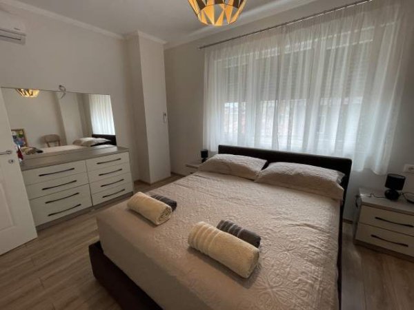 Durres, jepet me qera ditore apartament 2+1+BLK Kati 2, 100 m² 50 Euro (Rr. Karl Topia, 30m siper bibliotekes)