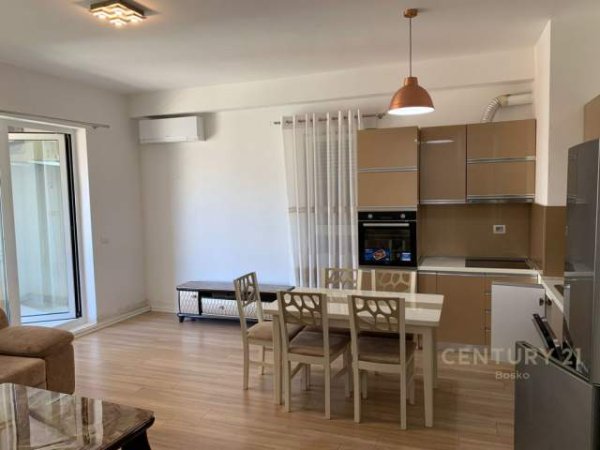 Tirane, jepet me qera apartament 2+1 Kati 9, 106 m² 550 Euro (Bulevardi i ri ,Stacjoni i Trenit)