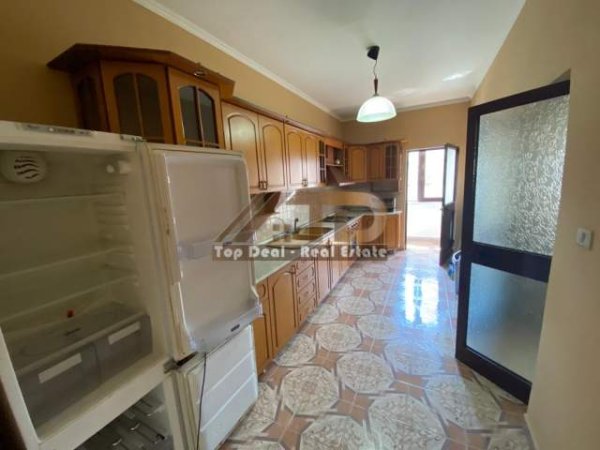 Tirane, shitet apartament 4+1+BLK Kati 3, 100 m² 145.000 Euro (21 Dhjetori)