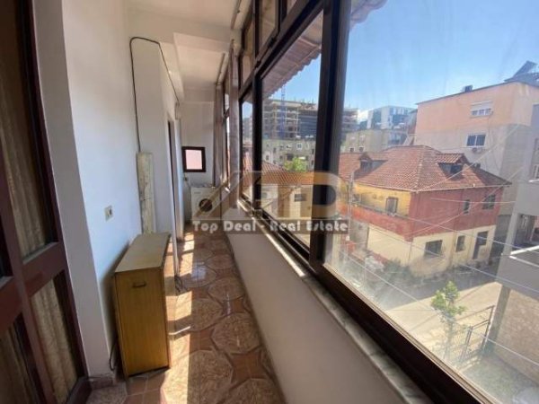 Tirane, shitet apartament 4+1+BLK Kati 3, 100 m² 145.000 Euro (21 Dhjetori)
