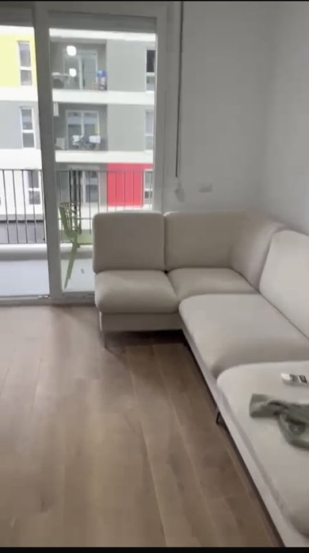 Tirane, jepet me qera apartament 1+1+Ballkon Kati 3, 63 m² 350 € (Univers City I sapomobiluar)
