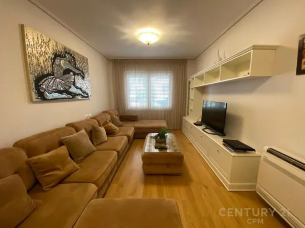 Tirane, jepet me qera apartament 2+1 Kati 2, 90 m² 800 € (Kryqezimi 21)