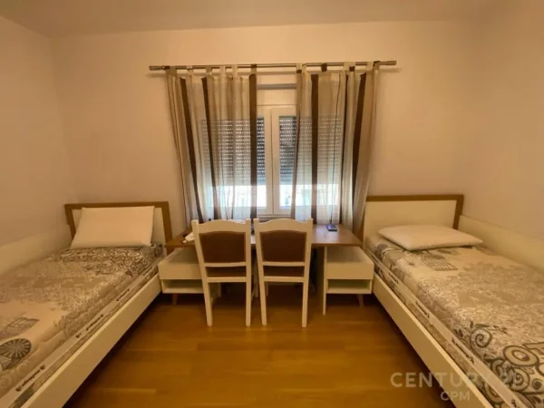 Tirane, jepet me qera apartament 2+1 Kati 2, 90 m² 800 € (Kryqezimi 21)