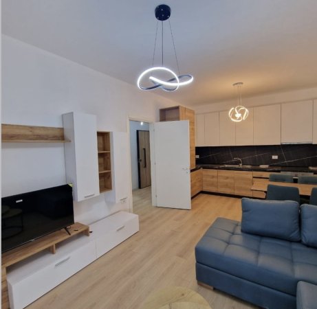 Tirane, jepet me qira apartament 1+1 Kati 4, 70 m²
