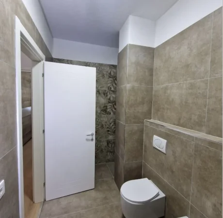 Tirane, jepet me qira apartament 1+1 Kati 4, 70 m²