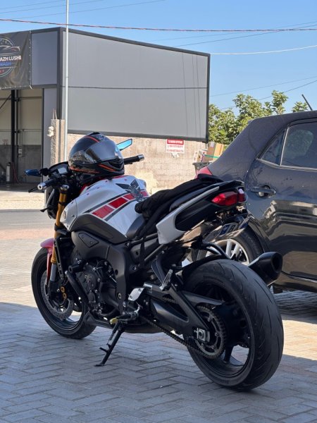 YAMAHA FZ8 WGP 50th Anniversary Edition 77, Durres, shitet motor sportiv , 38.000 km