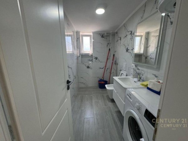 Tirane, jepet me qera apartament 2+1 Kati 3, 120 m² 600 € (Asim vokshi)