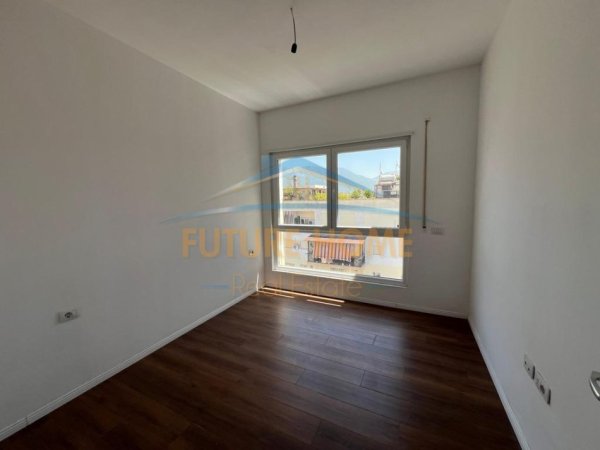 Tirane, shitet apartament 2+1+Ballkon Kati 10, 109 m² 302.000 € (Rruga e Barrikadve)