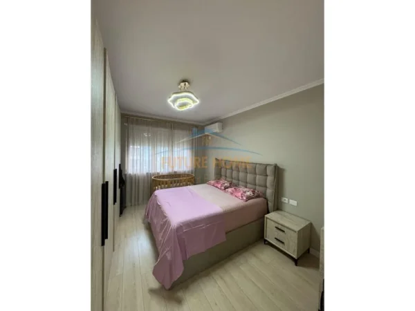 Tirane, shitet apartament 1+1+Ballkon Kati 1, 80 m² 186.000 € (Liqeni i Thate)