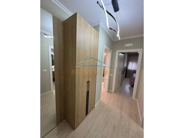 Tirane, shitet apartament 1+1+Ballkon Kati 1, 80 m² 186.000 € (Liqeni i Thate)