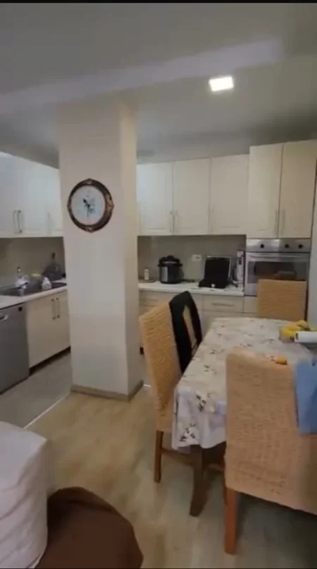 Tirane, shes apartament 2+1+Aneks+Ballkon Kati 2, 78 m² 139.000 € (Te 5 Maji Pas Amerikan 2)