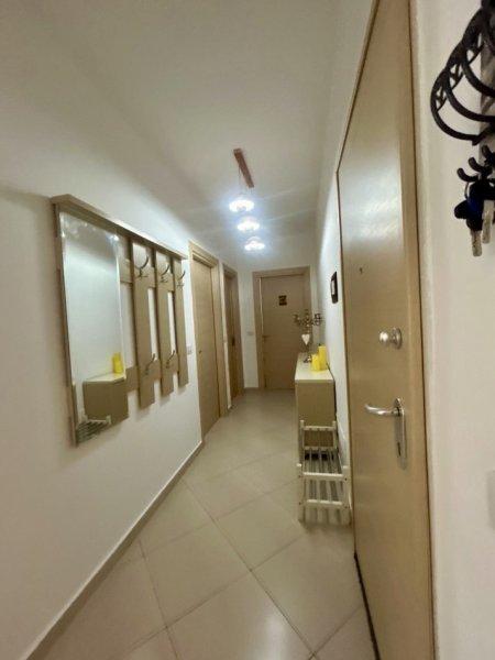 Tirane, jap me qera apartament 2+1+Ballkon Kati 3, 100 m² 500 € (Rr.Dajtit-Market Ana)