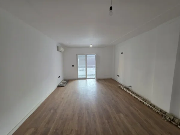 Tirane, shitet apartament 2+1+Ballkon Kati 3, 101 m² 155.000 € (Rruga Ndre Mjeda ish-parku)