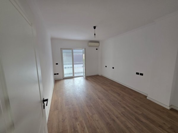Tirane, shitet apartament 2+1+Ballkon Kati 3, 101 m² 155.000 € (Rruga Ndre Mjeda ish-parku)