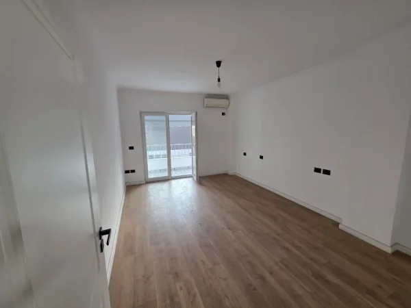 Tirane, shitet apartament 2+1+Ballkon Kati 3, 101 m² 155.000 € (Rruga Ndre Mjeda ish-parku)