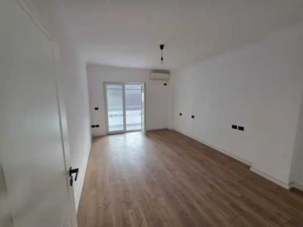 Tirane, shitet apartament 2+1+Ballkon Kati 3, 101 m² 155.000 € (Rruga Ndre Mjeda ish-parku)