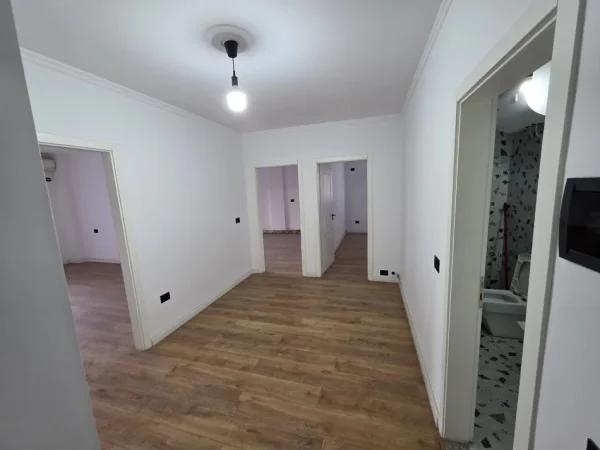 Tirane, shitet apartament 2+1+Ballkon Kati 3, 101 m² 155.000 € (Rruga Ndre Mjeda ish-parku)