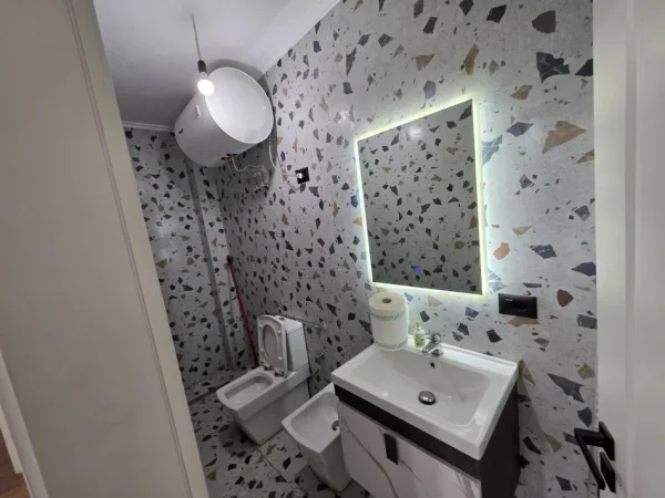 Tirane, shitet apartament 2+1+Ballkon Kati 3, 101 m² 155.000 € (Rruga Ndre Mjeda ish-parku)