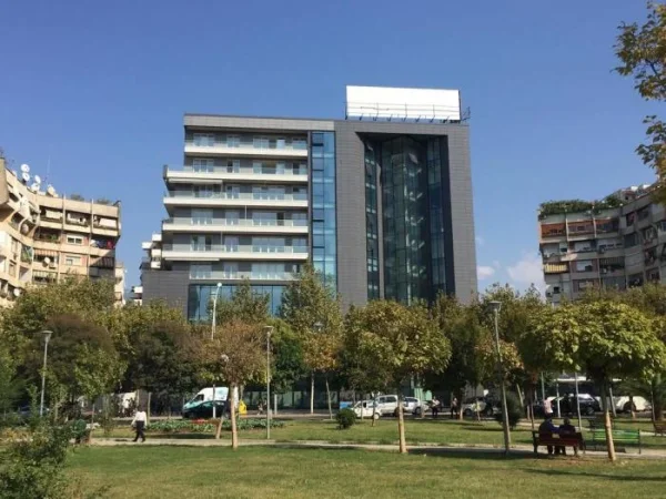Tirane, jepet me qera garazh | post parkimi Kati -2, 16 m² 150 € (Turdiu Center)