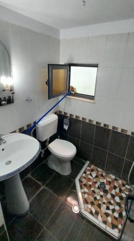 Tirane, jap me qera apartament 1+1 Kati 2, 70 m² 350 € (Afer Kristal Center)