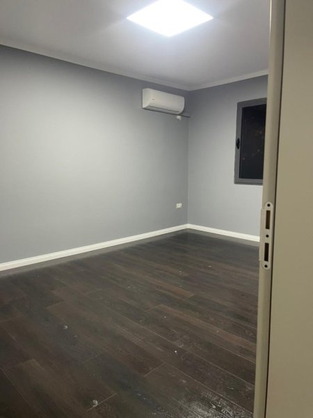 Tirane, jepet me qera apartament 1+1 Kati 1, 64 m² 380 € (Laprake)