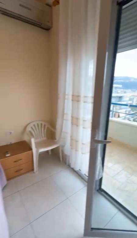 Vlore, jepet me qera apartament 1+1 Kati 11, 350 € 