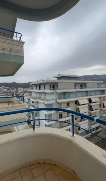 Vlore, jepet me qera apartament 1+1 Kati 11, 350 € 